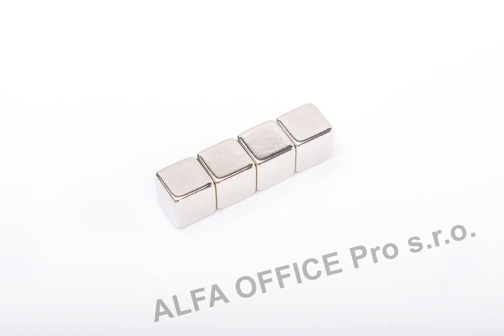 Magnety neodymové super silné - 10 x 10 x 10 mm / 4 ks
